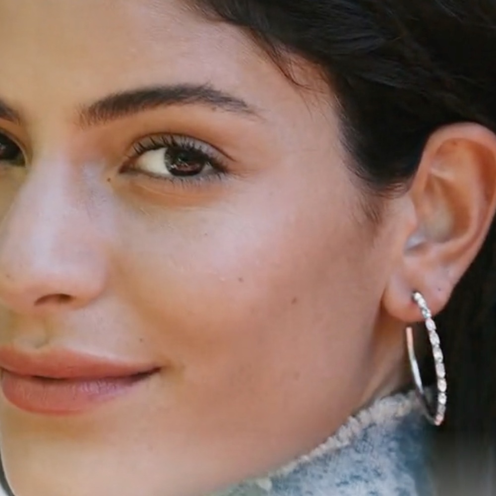 Kendra Scott "VERONICA HOOPS" in Silver with Swarovski Crystals Gorgeous! Chic!
